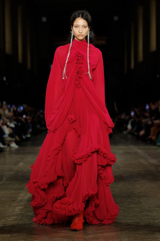 مجموعة Alexander McQueen لشتاء 2025 