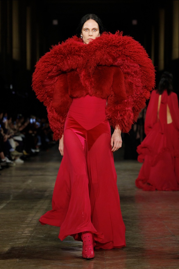 مجموعة Alexander McQueen لشتاء 2025 