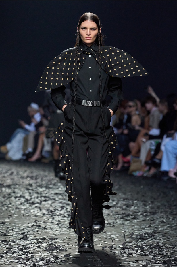 مجموعة Moschino لخريف وشتاء 2025