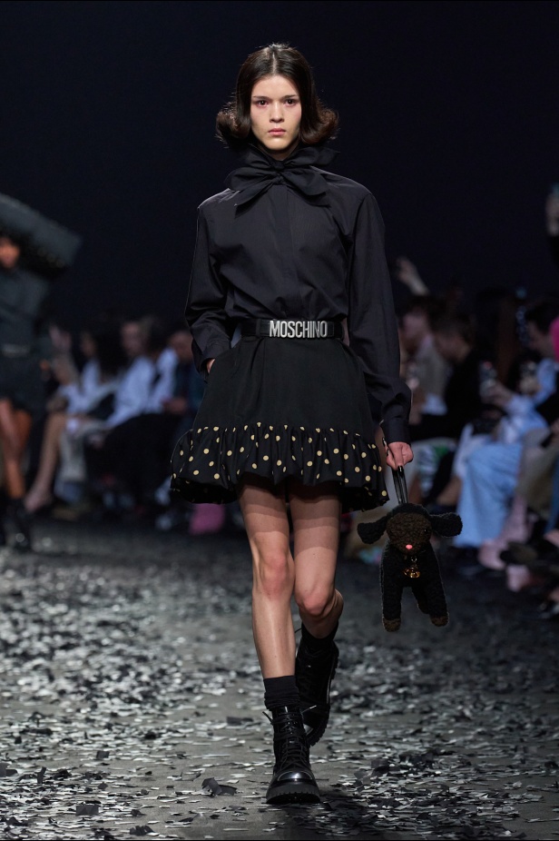 مجموعة Moschino لخريف وشتاء 2025