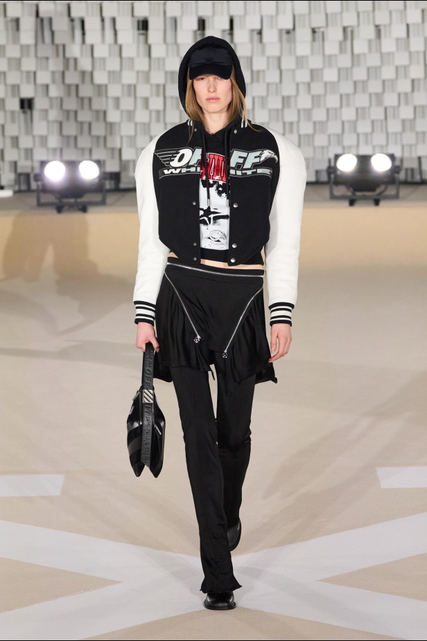 عرض أزياء Off-White لخريف وشتاء 2025