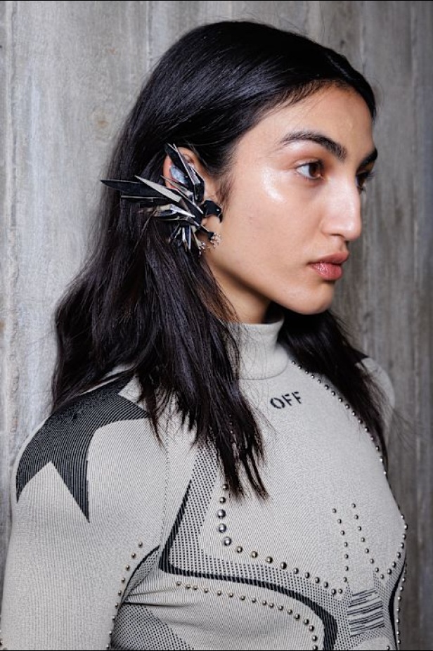 عرض أزياء Off-White لخريف وشتاء 2025
