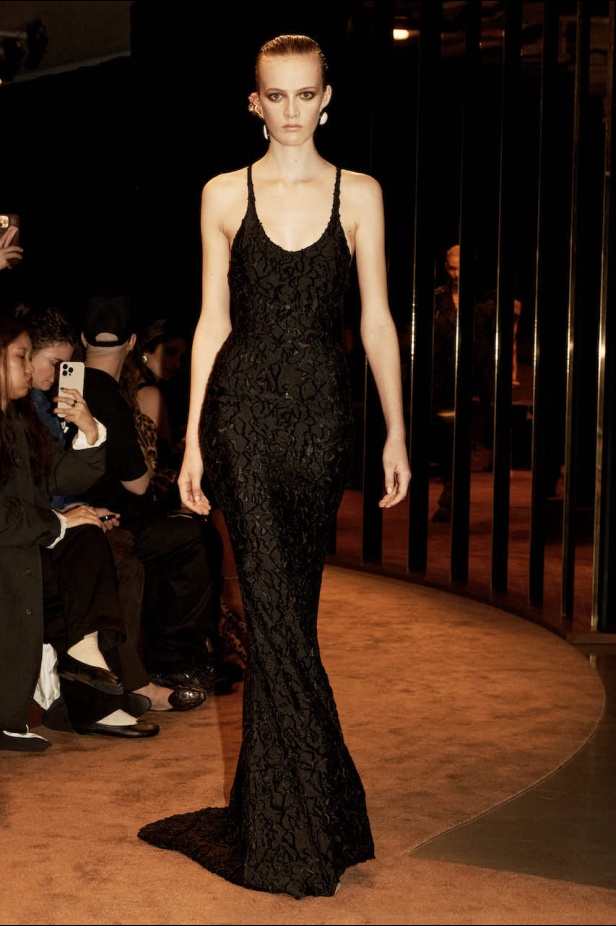 من باريس إلى تكساس .. مجموعة سكياباريلي لموسم خريف 2025