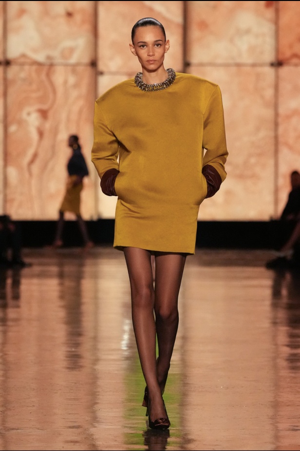 مجموعة سان لوران لشتاء 2025 في باريس