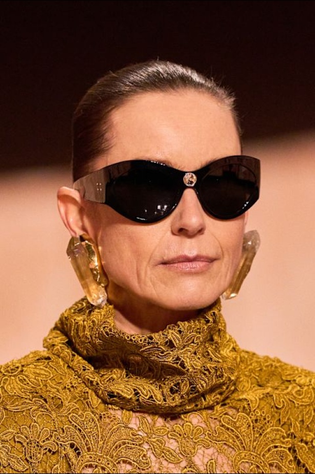 مجموعة سان لوران لشتاء 2025 في باريس