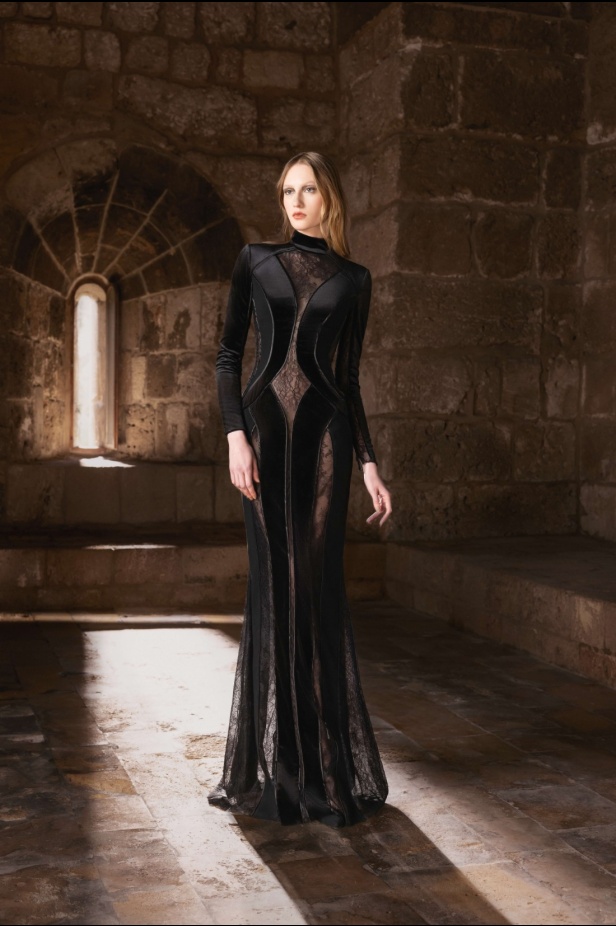 "من الحرير والصلب"... مجموعة طوني ورد لخريف وشتاء 2025 تستكشف التناقضات بلمسة من الرقي والأناقة