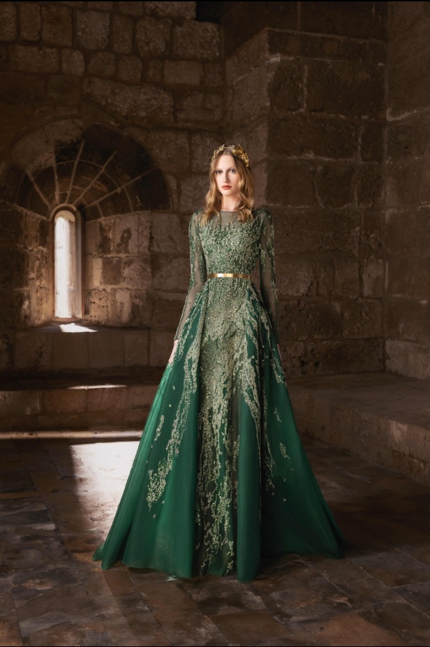 "من الحرير والصلب"... مجموعة طوني ورد لخريف وشتاء 2025 تستكشف التناقضات بلمسة من الرقي والأناقة