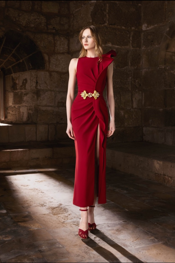 "من الحرير والصلب"... مجموعة طوني ورد لخريف وشتاء 2025 تستكشف التناقضات بلمسة من الرقي والأناقة