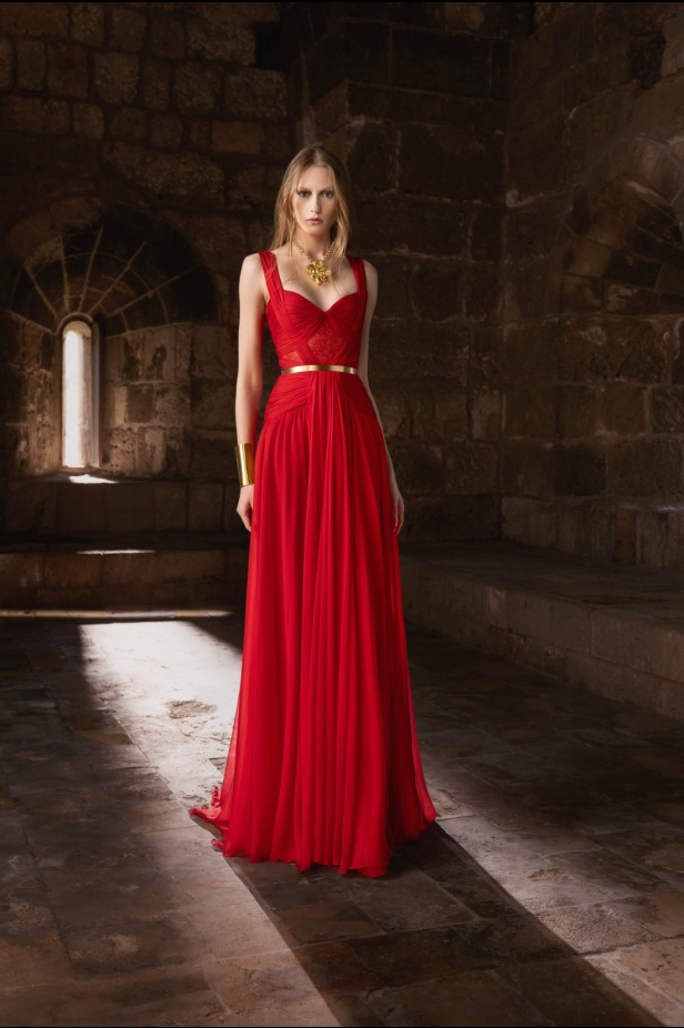 "من الحرير والصلب"... مجموعة طوني ورد لخريف وشتاء 2025 تستكشف التناقضات بلمسة من الرقي والأناقة