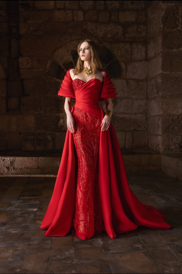 "من الحرير والصلب"... مجموعة طوني ورد لخريف وشتاء 2025 تستكشف التناقضات بلمسة من الرقي والأناقة