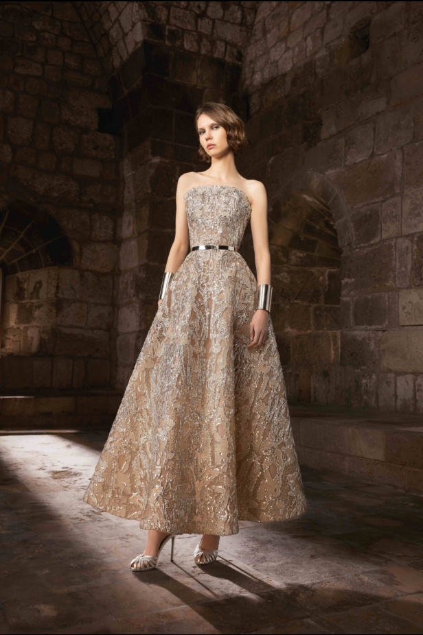 "من الحرير والصلب"... مجموعة طوني ورد لخريف وشتاء 2025 تستكشف التناقضات بلمسة من الرقي والأناقة