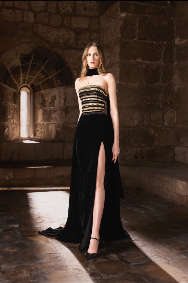 "من الحرير والصلب"... مجموعة طوني ورد لخريف وشتاء 2025 تستكشف التناقضات بلمسة من الرقي والأناقة