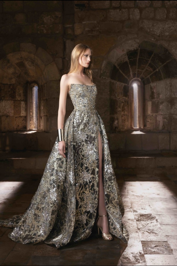 "من الحرير والصلب"... مجموعة طوني ورد لخريف وشتاء 2025 تستكشف التناقضات بلمسة من الرقي والأناقة