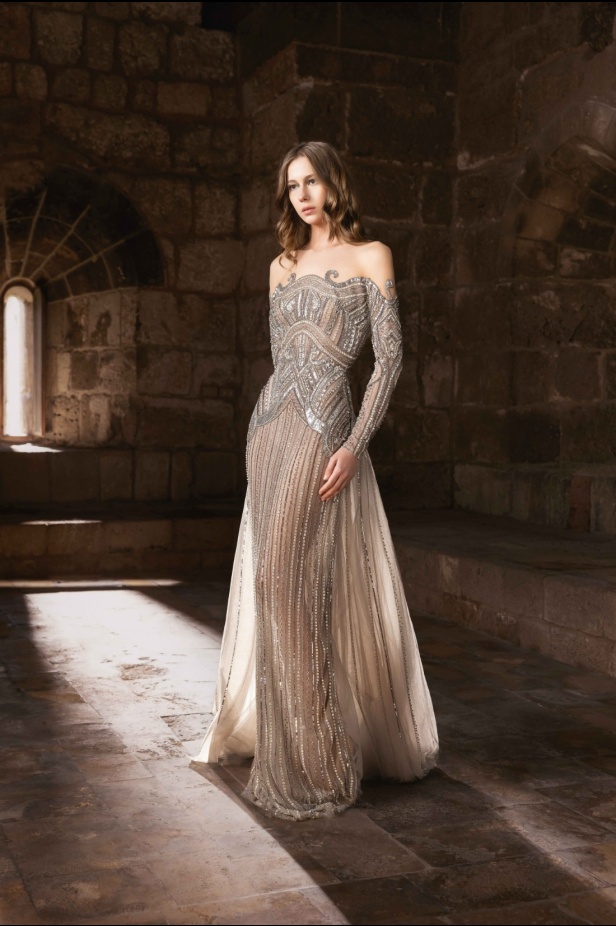 "من الحرير والصلب"... مجموعة طوني ورد لخريف وشتاء 2025 تستكشف التناقضات بلمسة من الرقي والأناقة