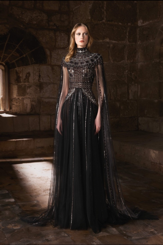 "من الحرير والصلب"... مجموعة طوني ورد لخريف وشتاء 2025 تستكشف التناقضات بلمسة من الرقي والأناقة