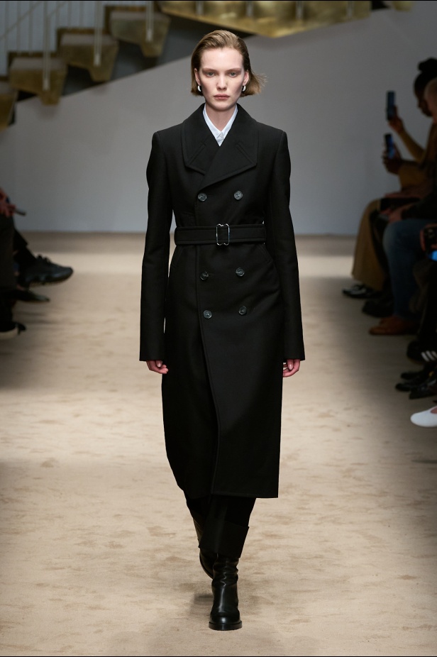 الفن يعانق الموضة في مجموعة Tod’s لخريف وشتاء 2025