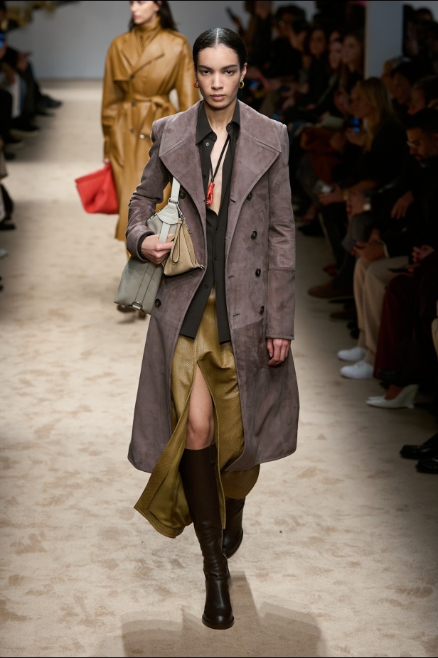 الفن يعانق الموضة في مجموعة Tod’s لخريف وشتاء 2025