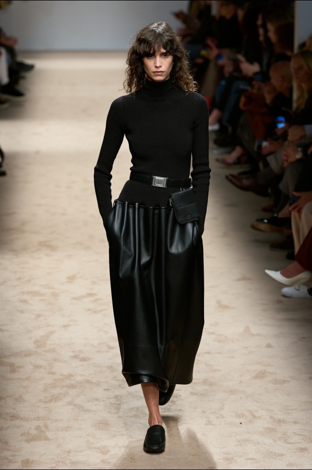 الفن يعانق الموضة في مجموعة Tod’s لخريف وشتاء 2025