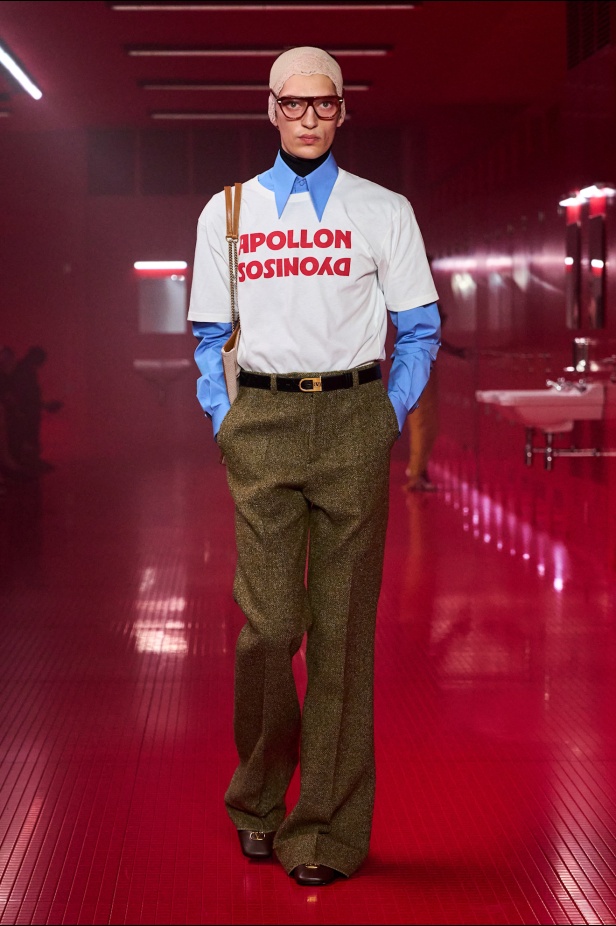 مجموعة فالنتينو لخريف 2025: ماكسيمالية "إليساندرو ميكيلي" ممزوجة بجرعة من رموز الدار الأيقونية 