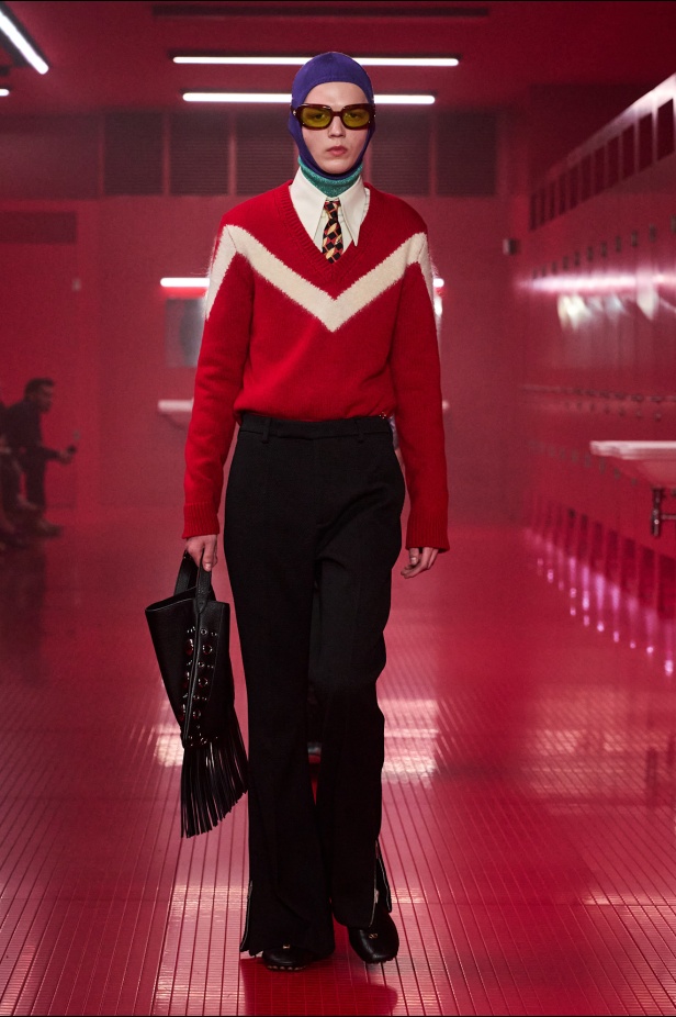 مجموعة فالنتينو لخريف 2025: ماكسيمالية "إليساندرو ميكيلي" ممزوجة بجرعة من رموز الدار الأيقونية 