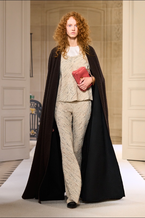 مجموعة Giambattista Valli لخريف وشتاء 2025