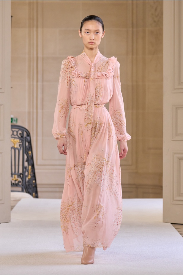 مجموعة Giambattista Valli لخريف وشتاء 2025