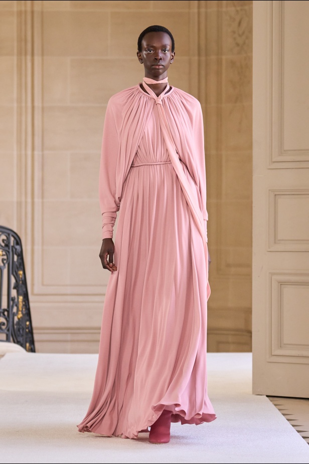 مجموعة Giambattista Valli لخريف وشتاء 2025
