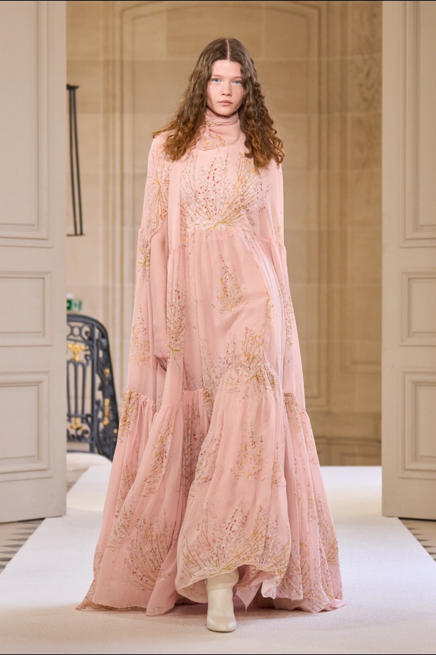 مجموعة Giambattista Valli لخريف وشتاء 2025