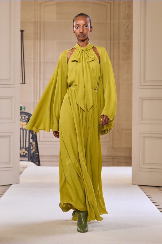 مجموعة Giambattista Valli لخريف وشتاء 2025