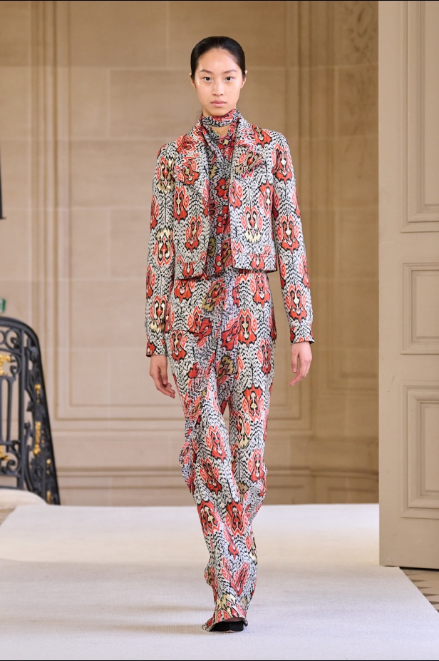 مجموعة Giambattista Valli لخريف وشتاء 2025