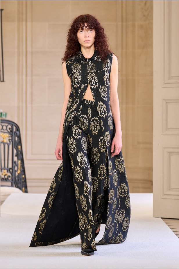 مجموعة Giambattista Valli لخريف وشتاء 2025