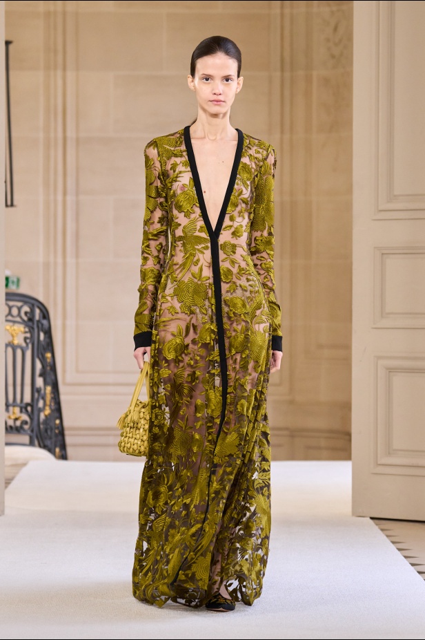 مجموعة Giambattista Valli لخريف وشتاء 2025