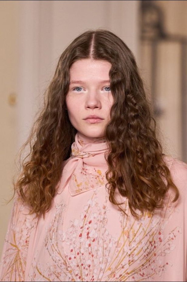 مجموعة Gimbattista Valli لخريف وشتاء 2025