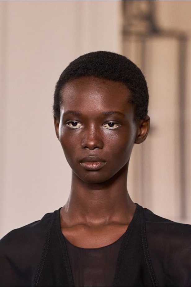 مجموعة Gimbattista Valli لخريف وشتاء 2025