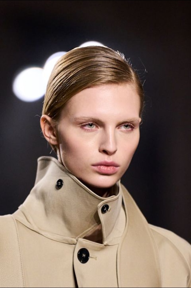  Victoria Beckham لخريف وشتاء 2025 في باريس