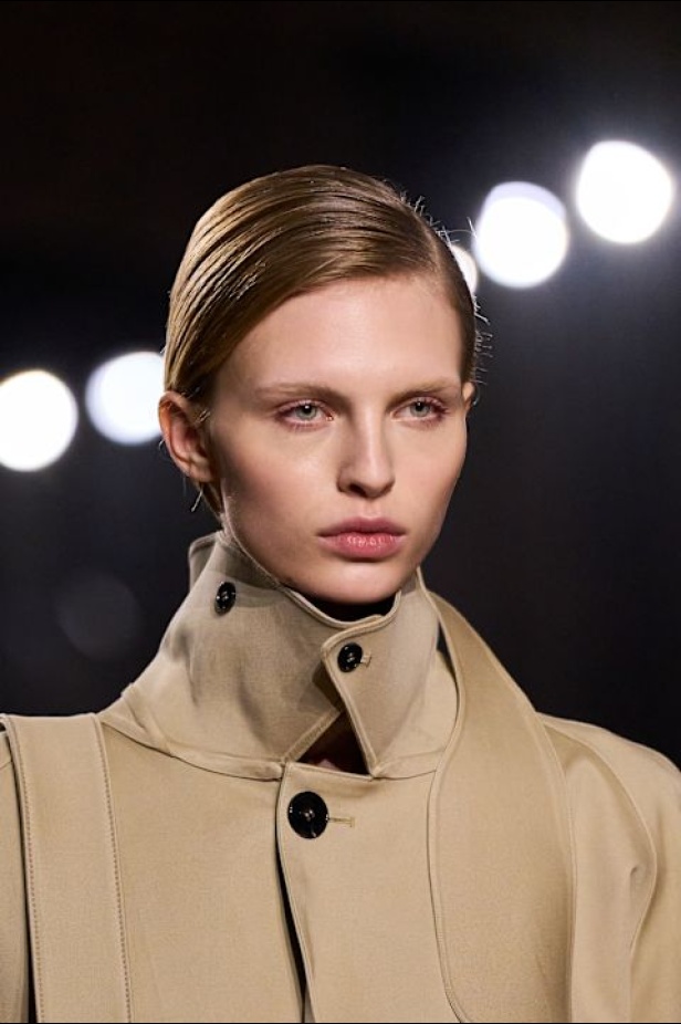  Victoria Beckham لخريف وشتاء 2025 في باريس