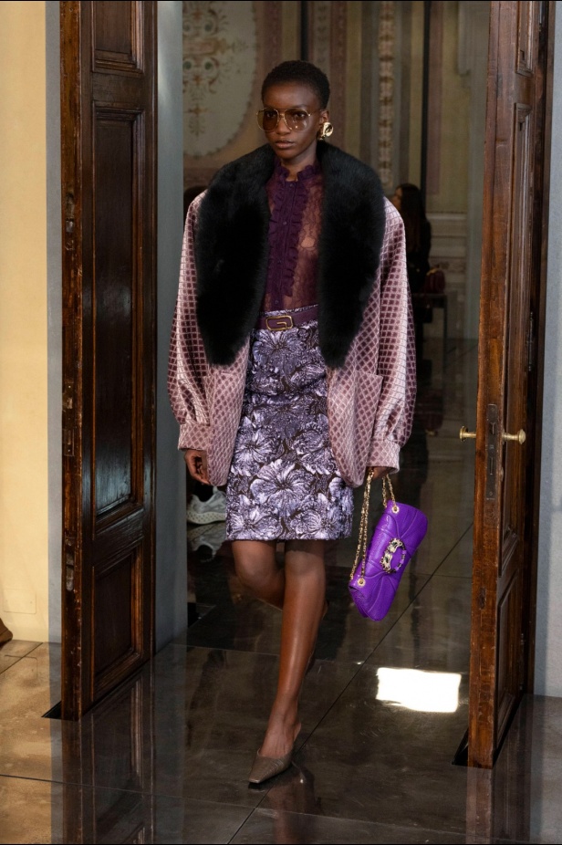 غوتشي هي فلورنسا، وفلورنسا هي غوتشي... عرض كروز 2026 يحتفي بالجذور والإرث من قلب أرشيف الدار