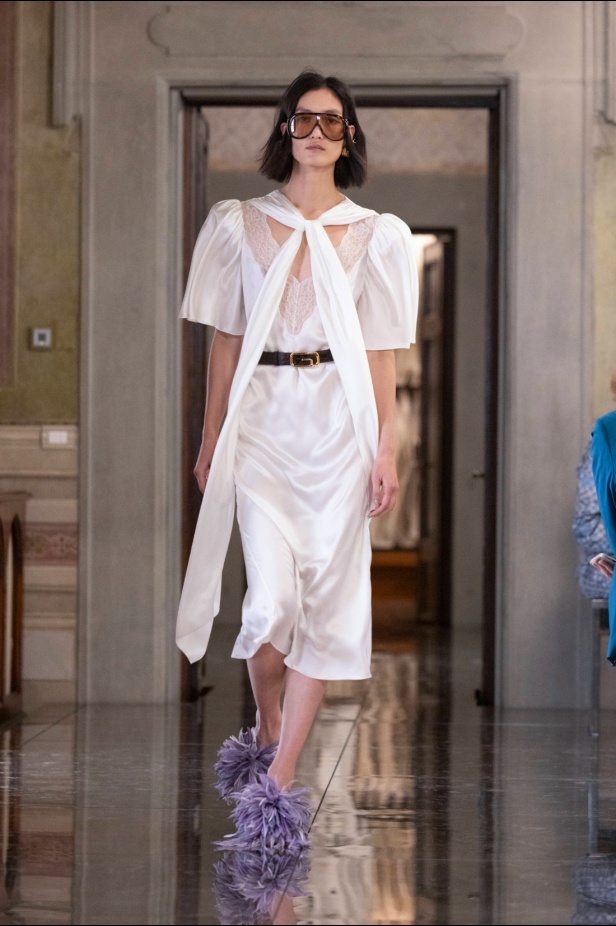 غوتشي هي فلورنسا، وفلورنسا هي غوتشي... عرض كروز 2026 يحتفي بالجذور والإرث من قلب أرشيف الدار