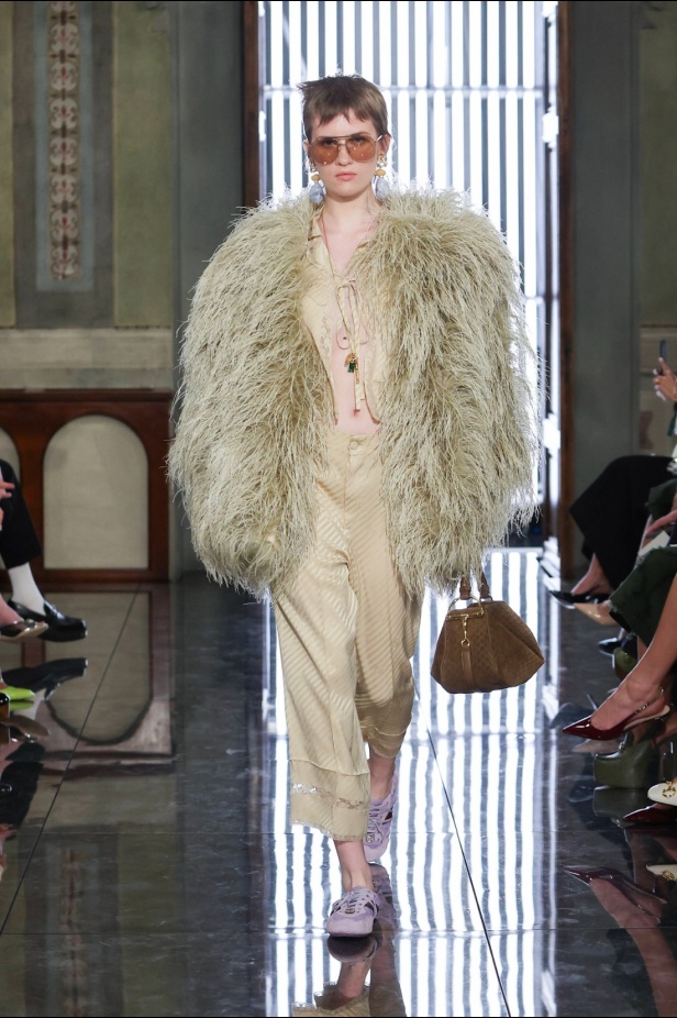 غوتشي هي فلورنسا، وفلورنسا هي غوتشي... عرض كروز 2026 يحتفي بالجذور والإرث من قلب أرشيف الدار