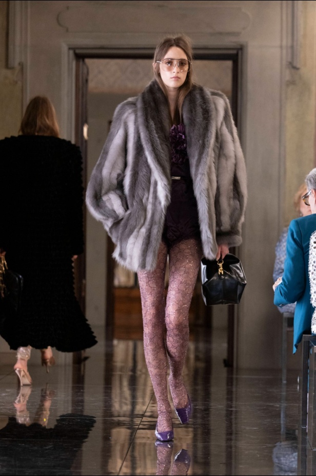 غوتشي هي فلورنسا، وفلورنسا هي غوتشي... عرض كروز 2026 يحتفي بالجذور والإرث من قلب أرشيف الدار