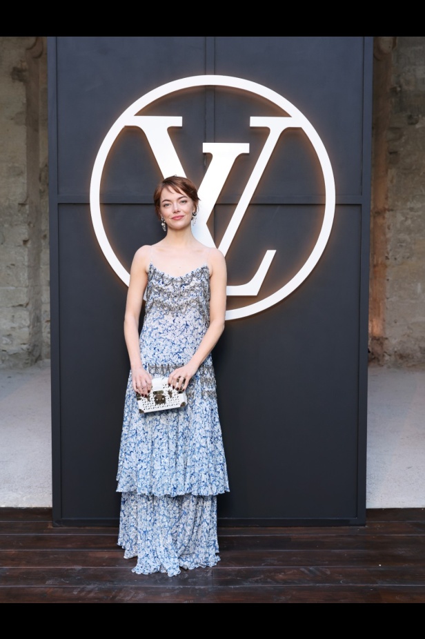 مجموعة لويس فويتون كروز 2026 تضيف لمسة عصرية على حقبة العصور الوسطى... التاريخ يلتقي بالموضة تحت سماء "أفينيون"