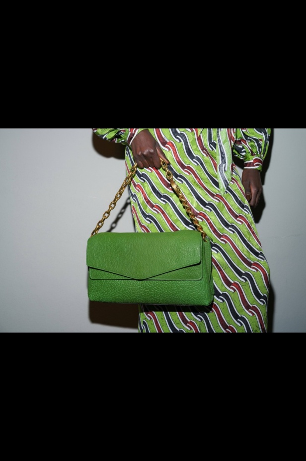 غوتشي هي فلورنسا، وفلورنسا هي غوتشي... عرض كروز 2026 يحتفي بالجذور والإرث من قلب أرشيف الدار