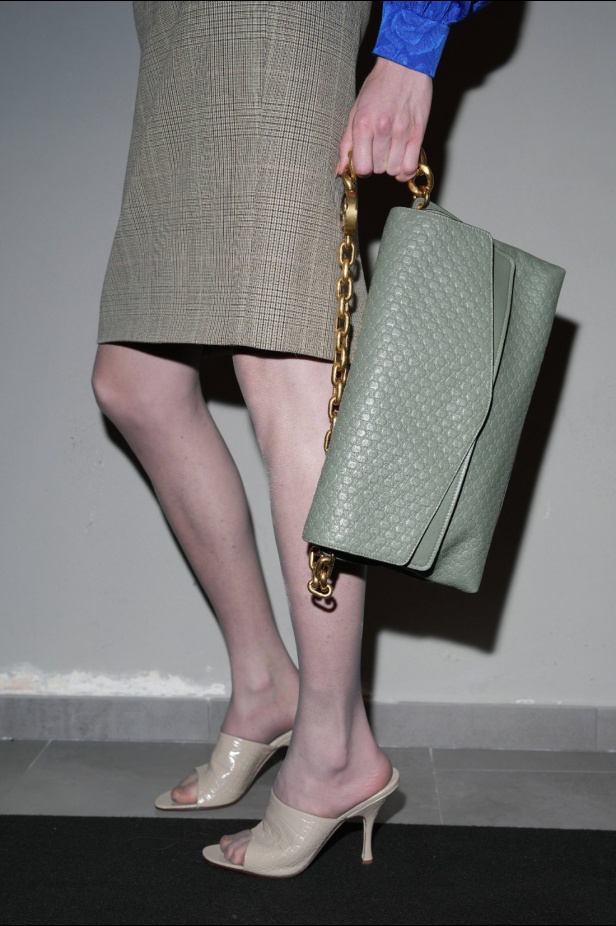 غوتشي هي فلورنسا، وفلورنسا هي غوتشي... عرض كروز 2026 يحتفي بالجذور والإرث من قلب أرشيف الدار