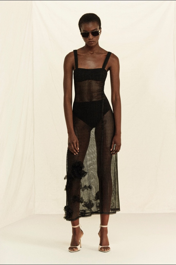 فيكتوريا بيكهام تعود إلى نيويورك لتقديم مجموعة "ريزورت 2026" 