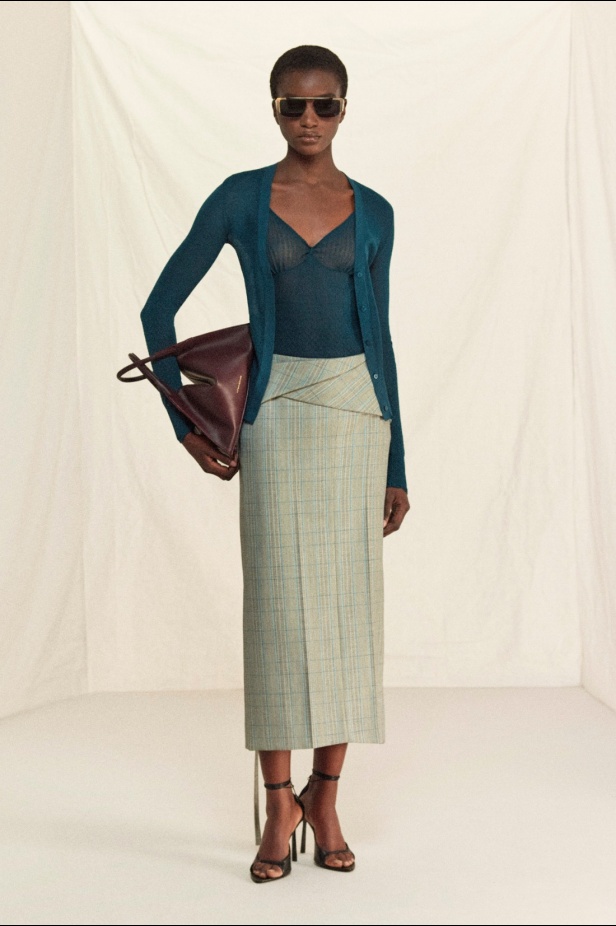 فيكتوريا بيكهام تعود إلى نيويورك لتقديم مجموعة "ريزورت 2026" 