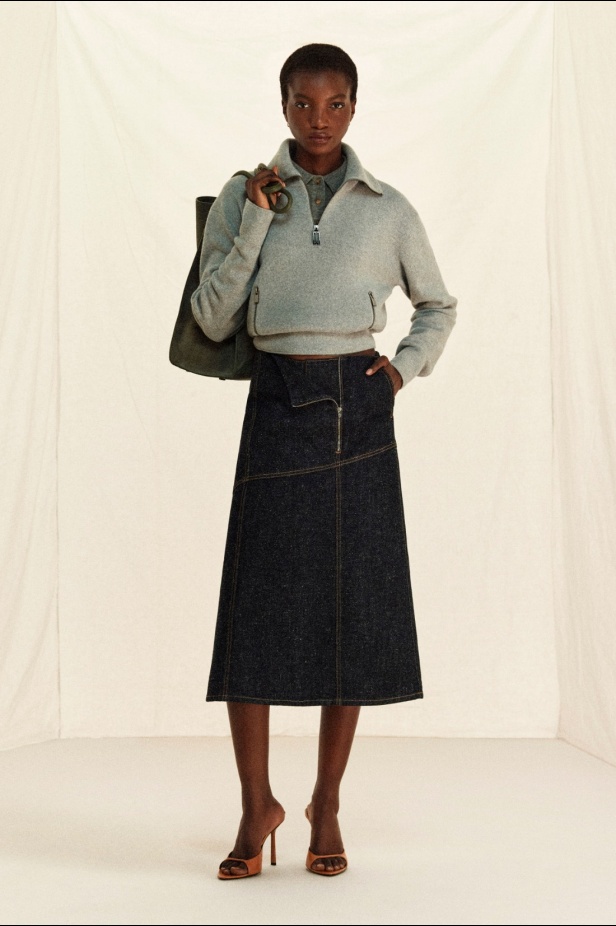 فيكتوريا بيكهام تعود إلى نيويورك لتقديم مجموعة "ريزورت 2026" 