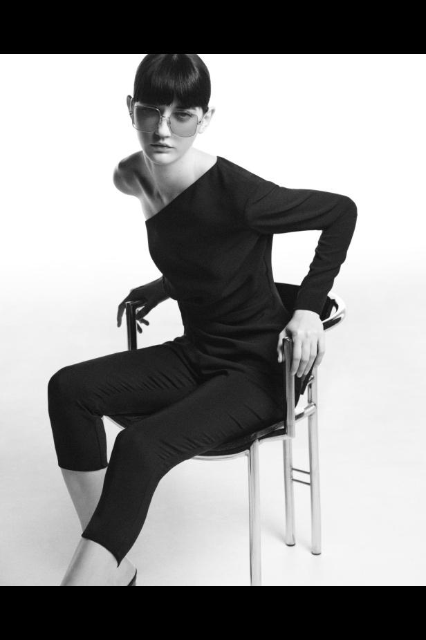 "من الفجر حتى الغسق"... أناقة مجموعة إيلي صعب Resort 2026 لكل لحظة