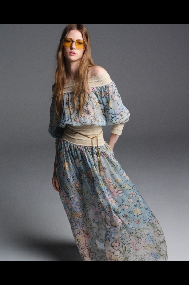 "من الفجر حتى الغسق"... أناقة مجموعة إيلي صعب Resort 2026 لكل لحظة