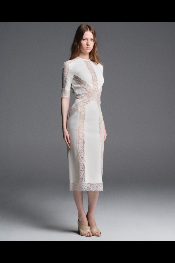 "من الفجر حتى الغسق"... أناقة مجموعة إيلي صعب Resort 2026 لكل لحظة