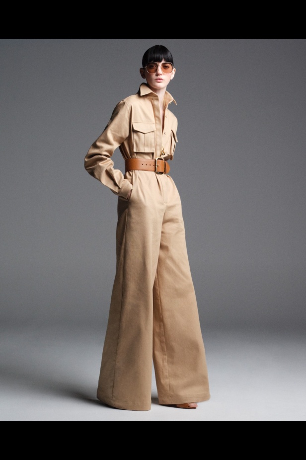 "من الفجر حتى الغسق"... أناقة مجموعة إيلي صعب Resort 2026 لكل لحظة